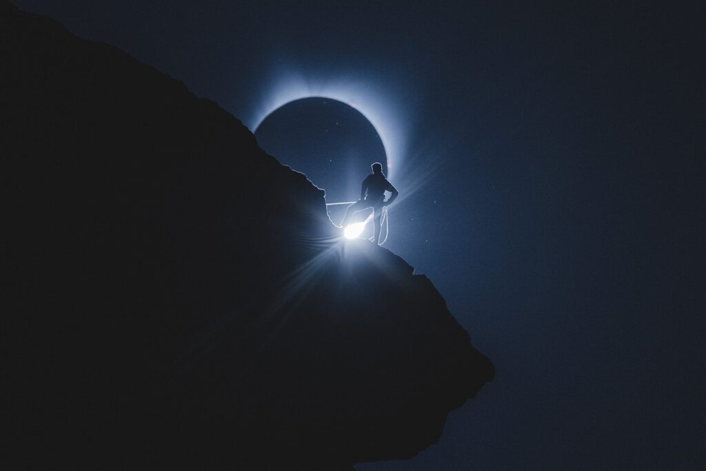 This image has an empty alt attribute; its file name is eclipse-1-final_-x3-2-1024x683.jpg